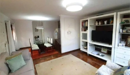 Casa de Vila à venda com 3 quartos, sendo 1 suíte,  em Alto da Boa Vista, São Paulo, SP