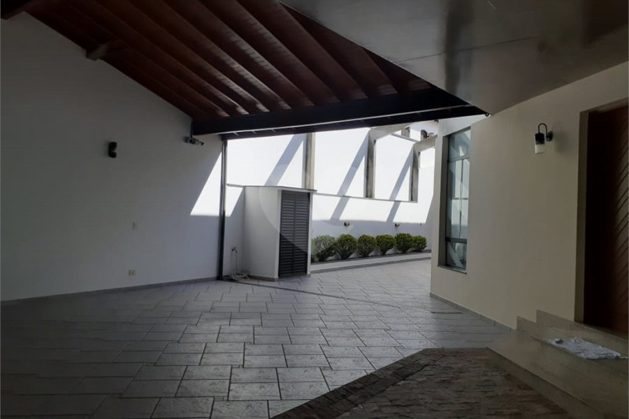 Sobrado à venda com 4 quartos, sendo 2 suítes,  em Tremembé, São Paulo, SP