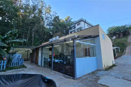 Casa à venda com 3 quartos, sendo 2 suítes, no condomínio Vinhas da Vista Alegre - Lado Café, Vinhedo - SP