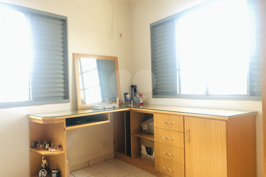 Sobrado à venda com 3 quartos, sendo 1 suíte, em Vila Romero, São Paulo, SP