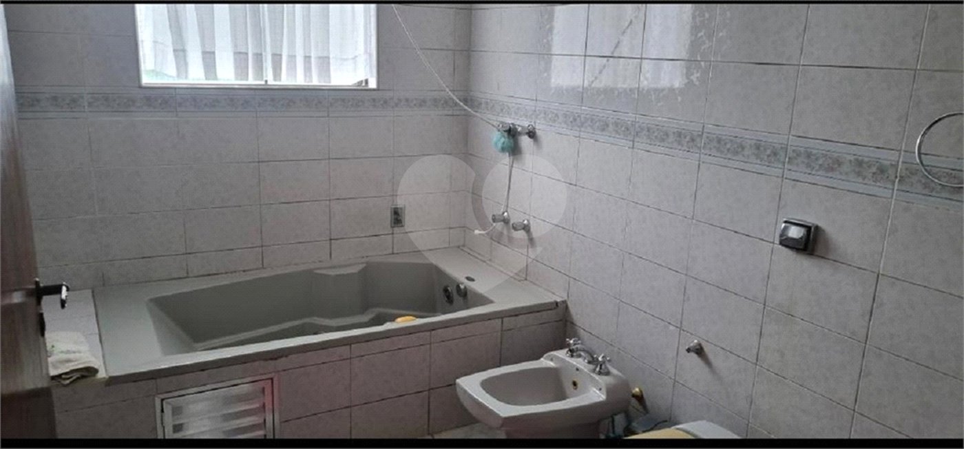 Sobrado à venda com 4 quartos, sendo 2 suítes,  em Recreio Maristela, Atibaia, SP