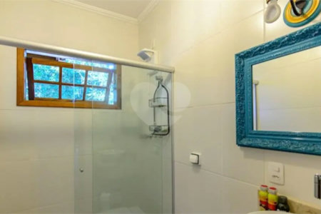 Casa à venda com 4 quartos, sendo 2 suítes,  em Granja Viana, Cotia, SP