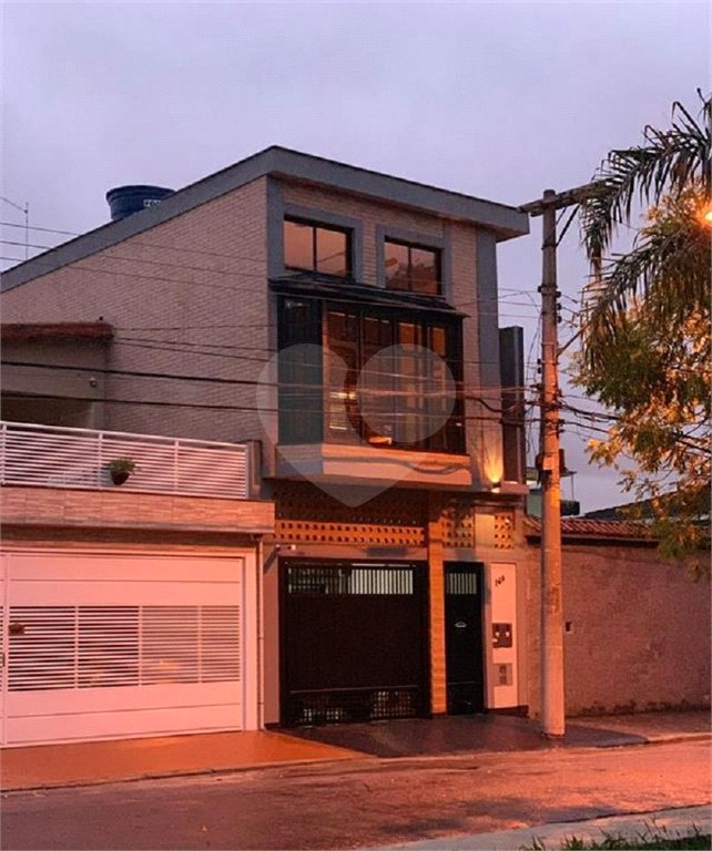 Sobrado à venda com 2 suítes em Vila Sabrina, São Paulo, SP