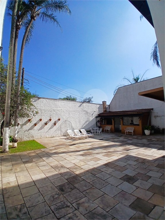 Sobrado à venda com 4 quartos, sendo 2 suítes, em Jardim Leonor, São Paulo, SP