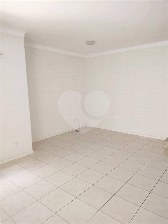 Casa à venda ou para alugar com 3 suítes no condomínio Residencial Jardim das Palmeiras, Vinhedo - SP