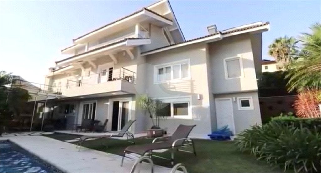 Casa à venda com 5 suítes no condomínio Parque Arco Iris, Atibaia - SP