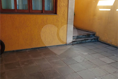 Sobrado à venda com 3 quartos em Jardim Colombo, São Paulo, SP