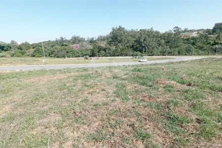 Terreno à venda com 1 suíte em Jardim Portugal, Valinhos, SP