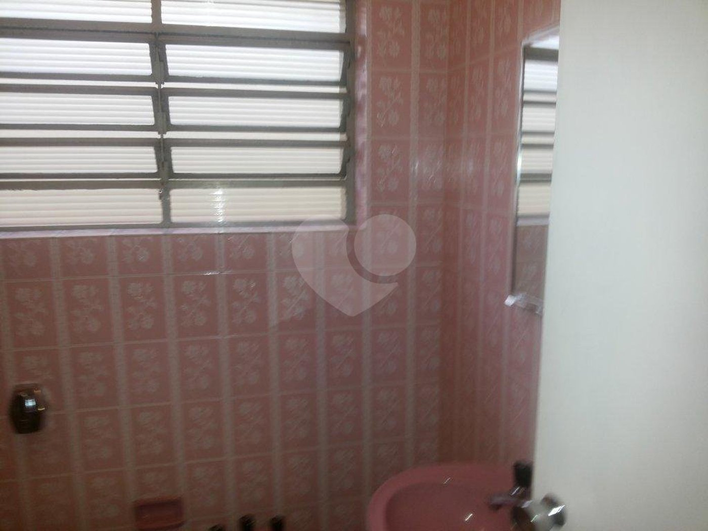 Sobrado à venda com 3 quartos, sendo 1 suíte,  em Granja Julieta, São Paulo, SP