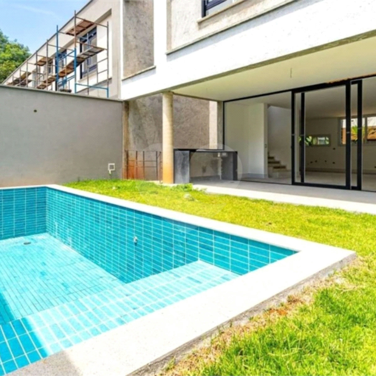 Casa à venda com 4 suítes no condomínio Venezia, São Paulo - SP