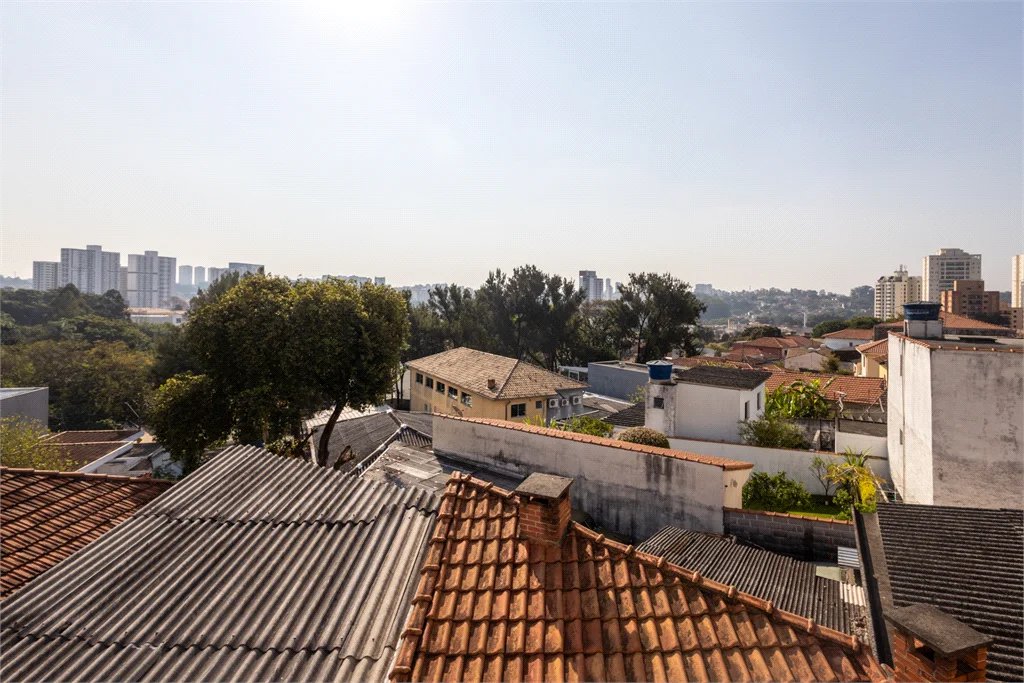 Sobrado à venda com 3 quartos em Vila Sônia, São Paulo, SP