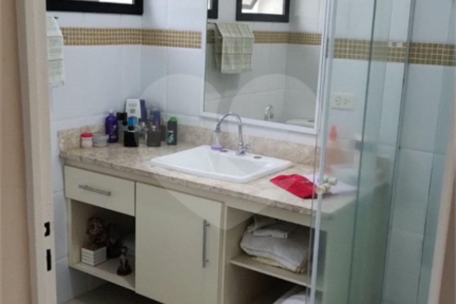 Duplex à venda com 3 quartos, sendo 1 suíte, em Enseada, Guarujá, SP