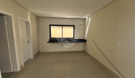 Casa à venda com 3 suítes no condomínio Loteamento Recanto dos Paturis, Vinhedo - SP