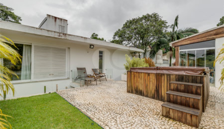 Sobrado à venda com 3 suítes em Jardim Cordeiro, São Paulo, SP