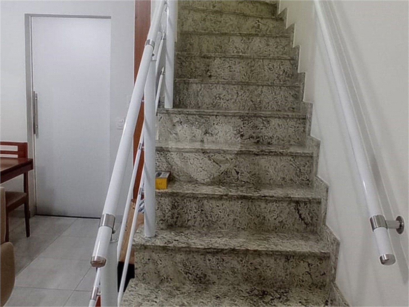 Casa à venda com 2 suítes no condomínio Residencial Pavoni I, São Paulo - SP