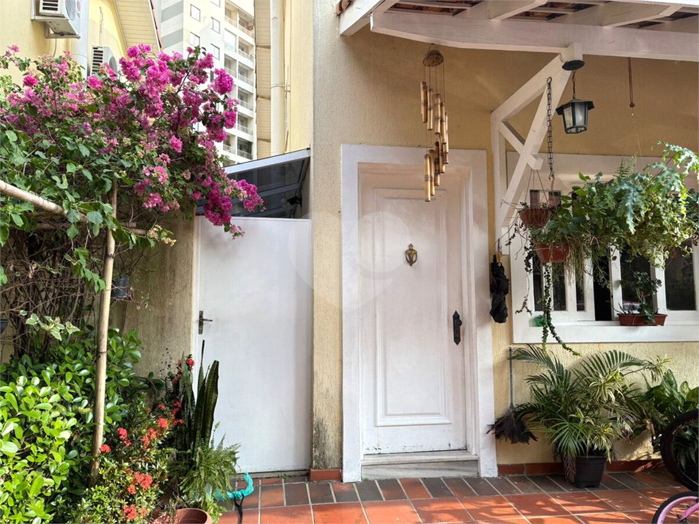Casa à venda com 3 quartos, sendo 1 suíte, no condomínio Villagio Vicino, São Paulo - SP