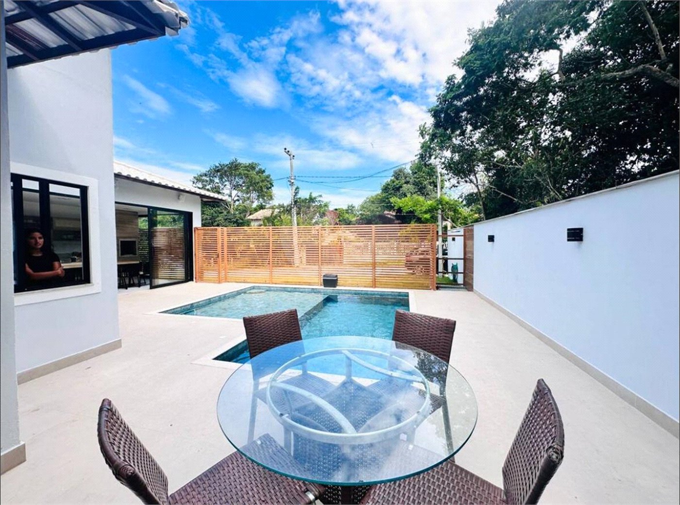 Casa à venda com 6 quartos, sendo 4 suítes,  em Caravelas, Armação dos Búzios, RJ