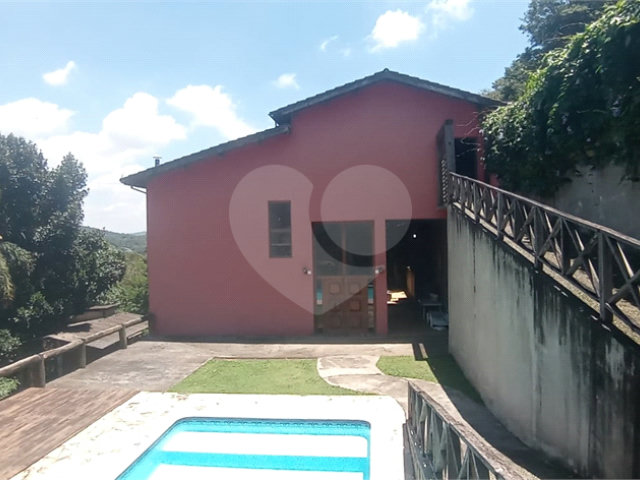 Casa à venda com 5 quartos, sendo 1 suíte,  em Roseira, Mairiporã, SP