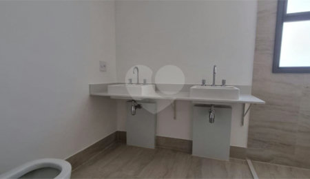 Apartamento à venda com 3 suítes em Moema, São Paulo, SP