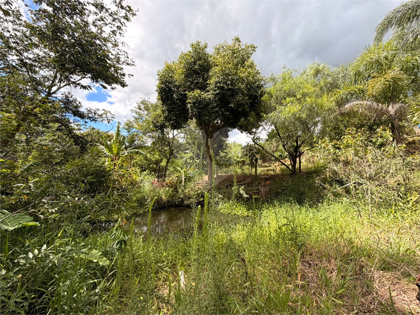 Chácara à venda com 3 quartos, sendo 1 suíte, no Centro, Araçoiaba da Serra, SP