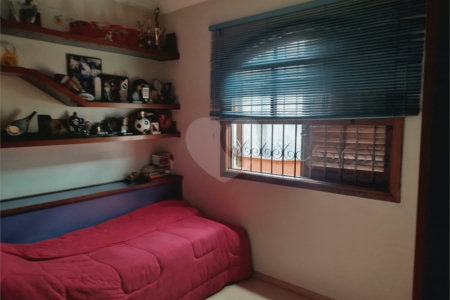 Sobrado à venda com 3 quartos, sendo 1 suíte, em Vila Matias, São Paulo, SP