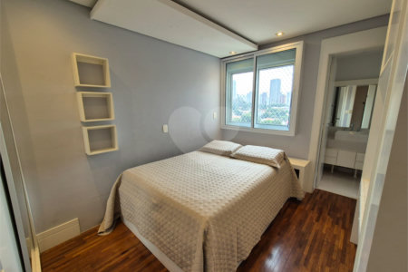 Apartamento à venda com 3 suítes em Campo Belo, São Paulo, SP