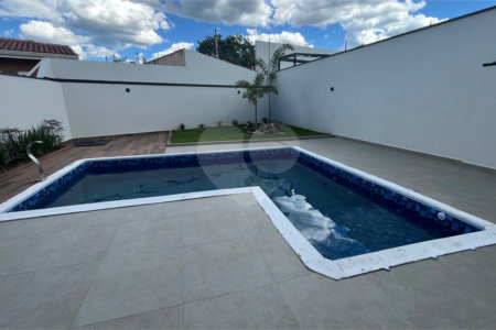Casa Térrea à venda com 3 suítes em Nova Gardênia, Atibaia, SP