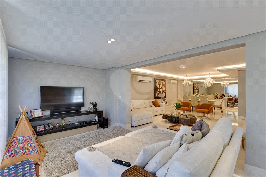 Duplex à venda ou para alugar com 4 suítes em Alto da Boa Vista, São Paulo, SP
