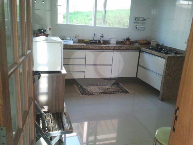 Casa à venda com 4 suítes em Guaxinduva, Atibaia, SP
