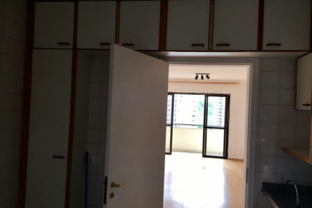 Apartamento à venda com 3 quartos, sendo 1 suíte, em Vila Andrade, São Paulo, SP