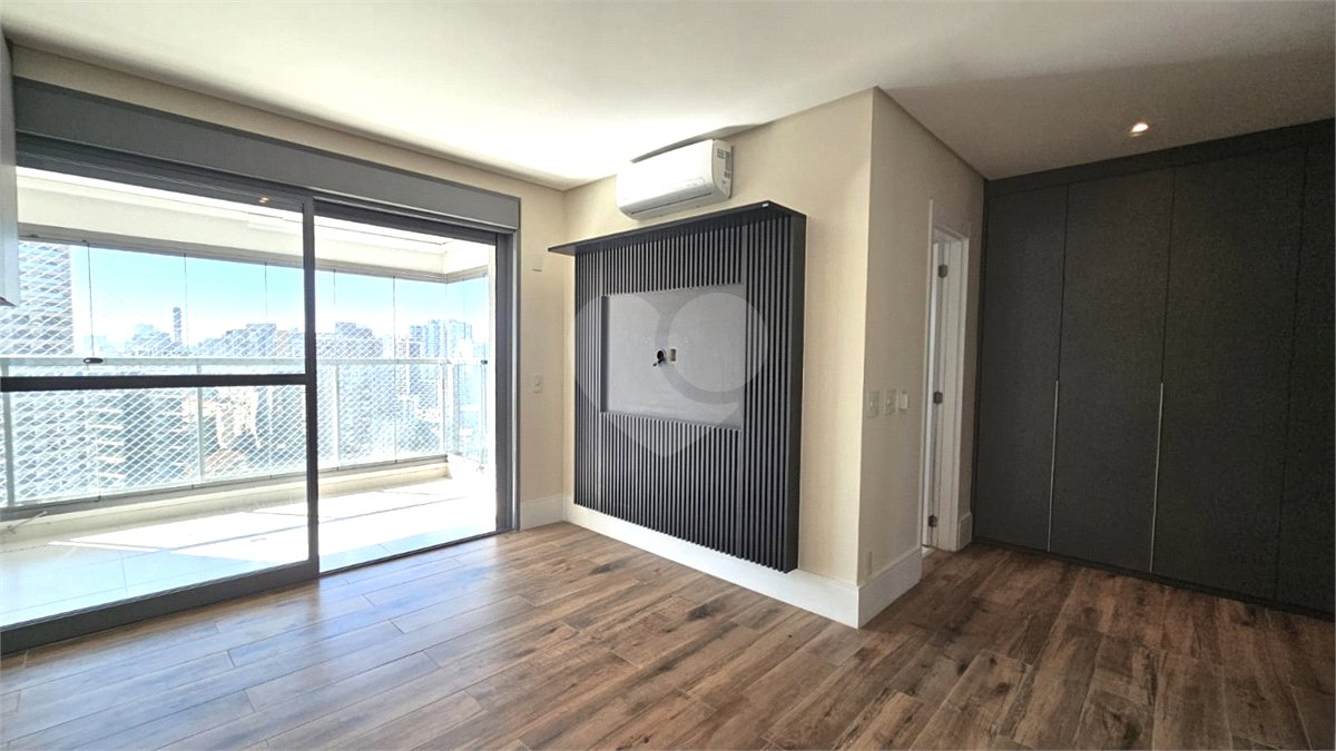 Apartamento à venda ou para alugar com 3 suítes em Chácara Santo Antônio, São Paulo, SP