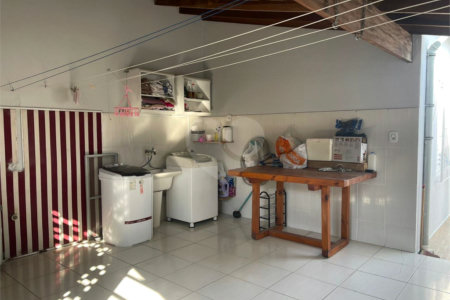 Casa à venda com 2 quartos em Vila Lavínia, Mogi das Cruzes, SP