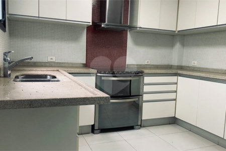 Casa à venda com 3 suítes no condomínio Vilas 2, São Paulo - SP