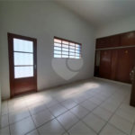 Casa Comercial no Centro.
