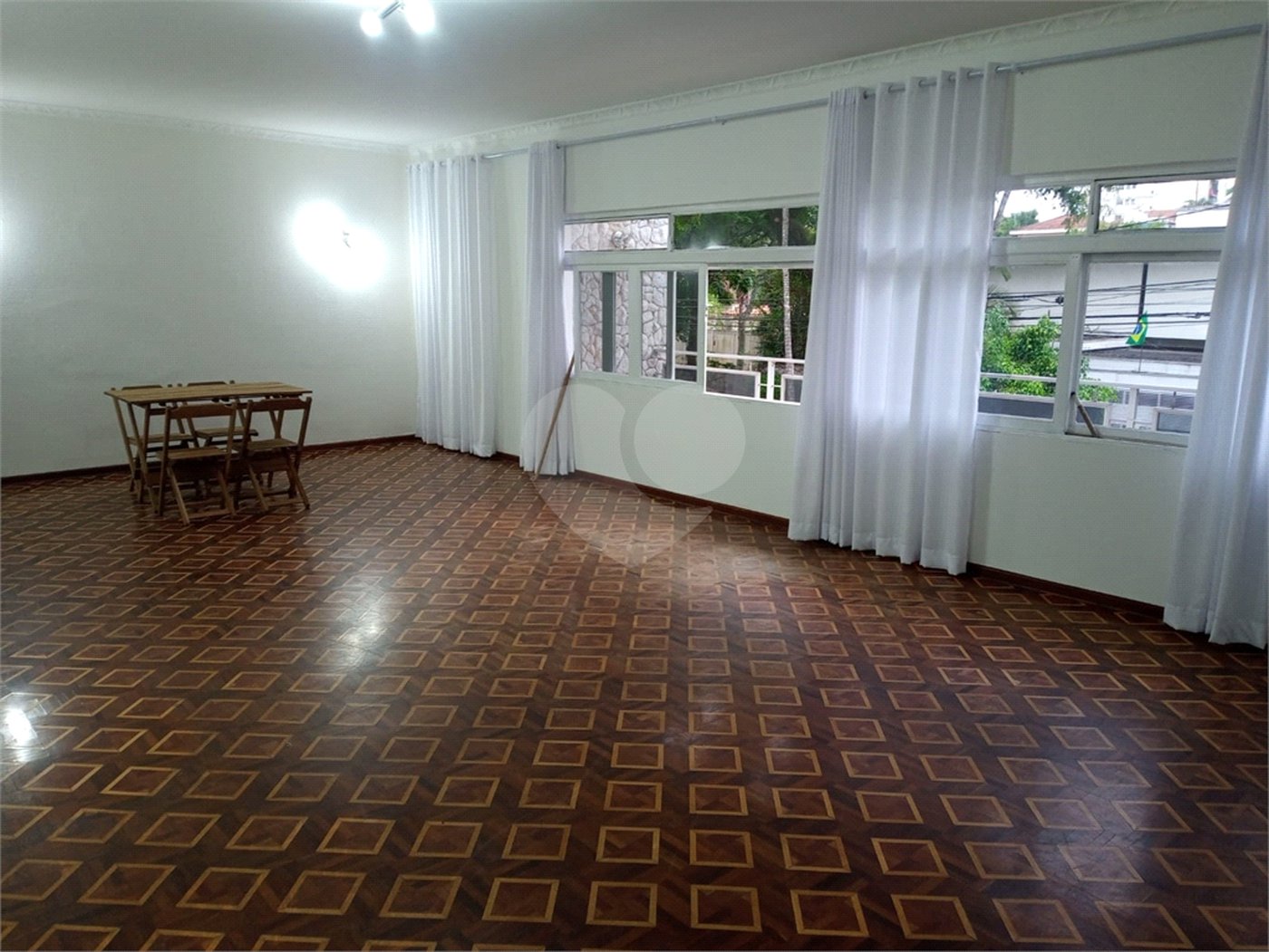 Casa Térrea à venda ou para alugar com 3 quartos, sendo 1 suíte, em Caxingui, São Paulo, SP