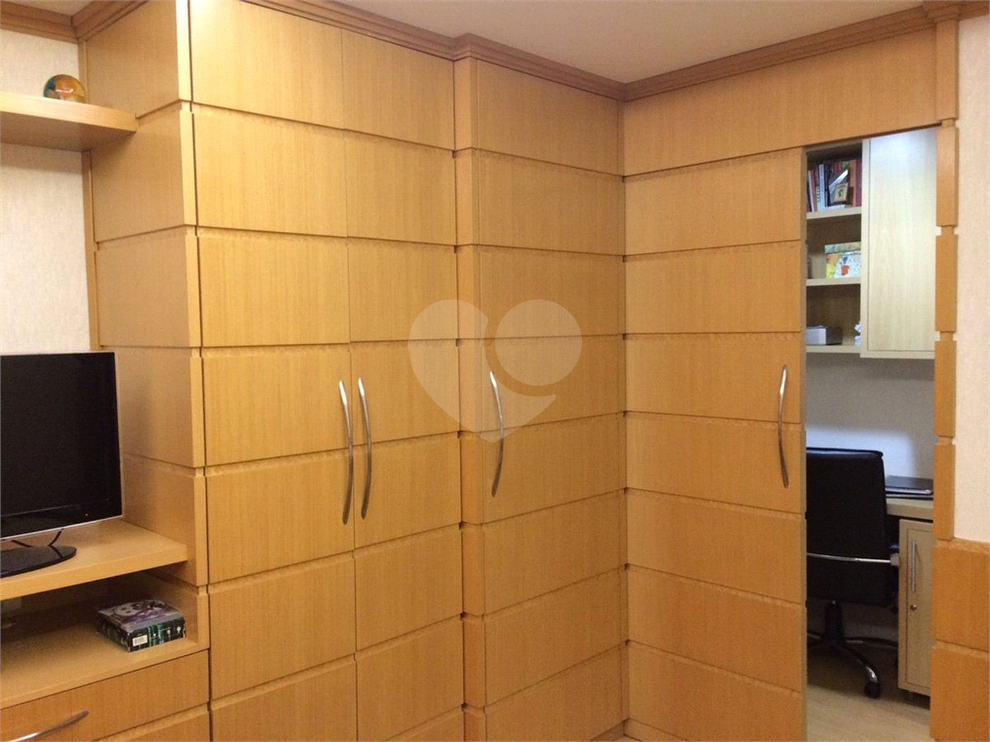 Apartamento à venda com 3 quartos, sendo 1 suíte,  em Bosque da Saúde, São Paulo, SP