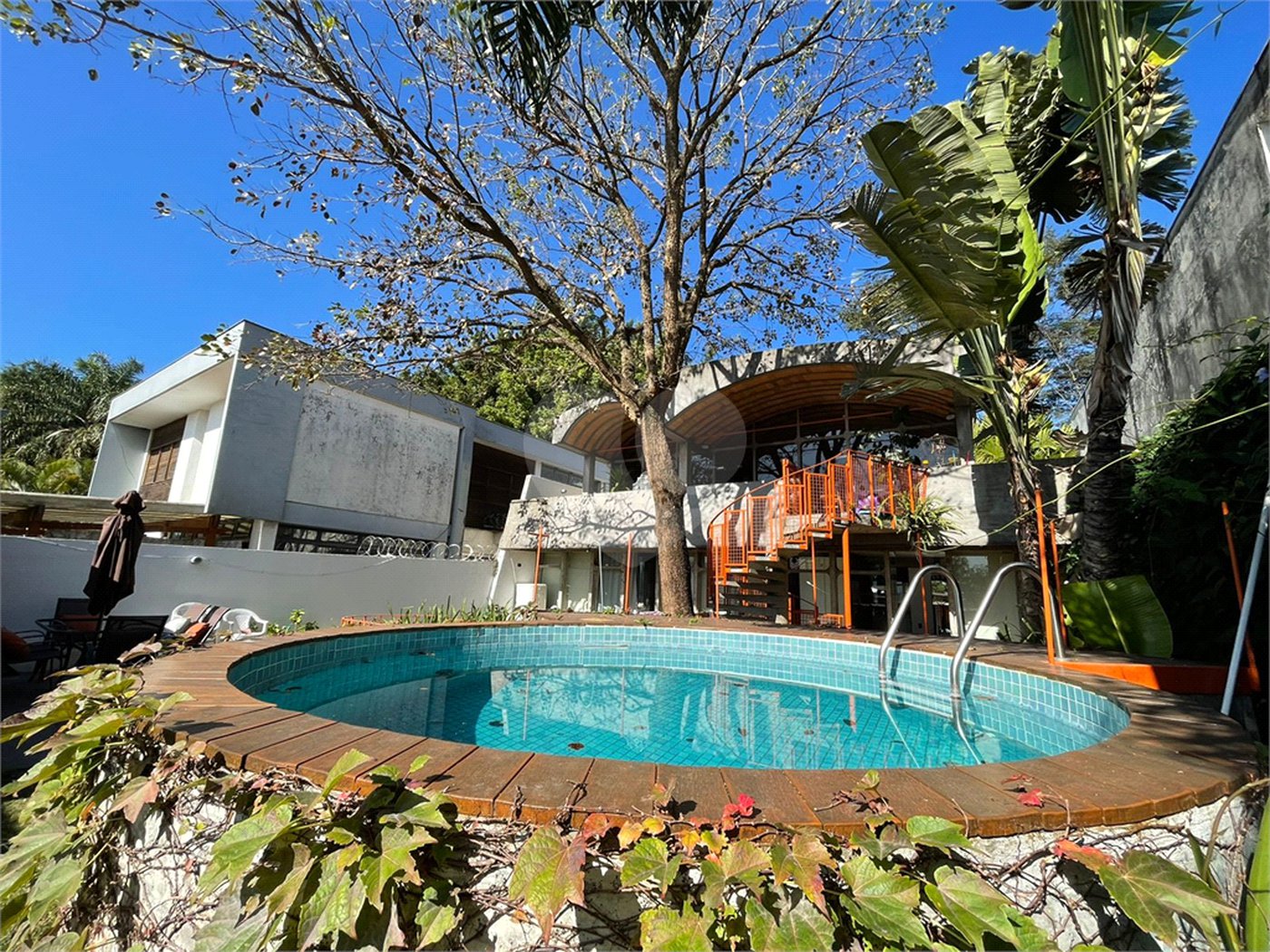 Sobrado à venda com 4 quartos, sendo 3 suítes, em Alto da Lapa, São Paulo, SP