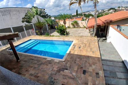 Casa à venda com 5 quartos, sendo 3 suítes, em Vila Santista, Atibaia, SP