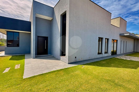 Casa à venda com 3 suítes no condomínio Village Ipanema 2, Araçoiaba da Serra - SP