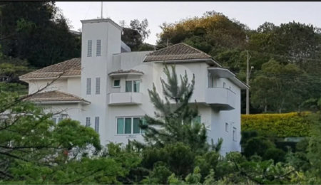 Casa à venda com 4 suítes no condomínio Monte Samkhya, Serra Negra - SP