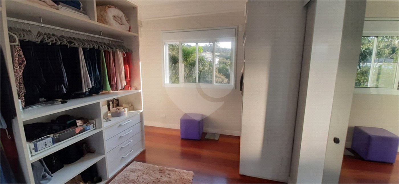 Casa à venda com 4 suítes no condomínio Suíça da Cantareira, Mairiporã - SP