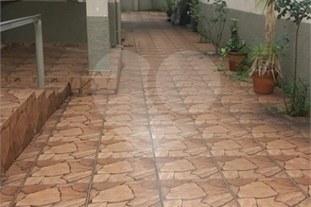 Casa Térrea à venda com 3 quartos em Jardim Nadir, São Paulo, SP