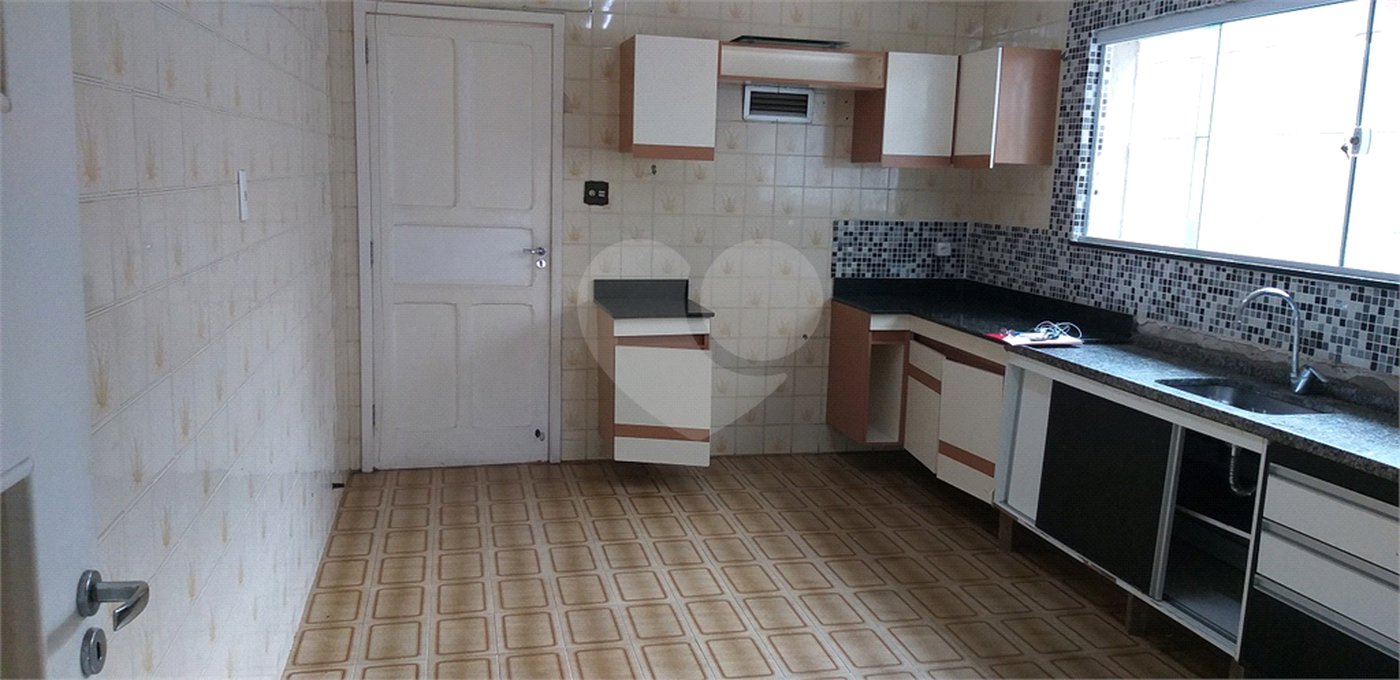 Sobrado à venda com 3 quartos em Água Fria, São Paulo, SP