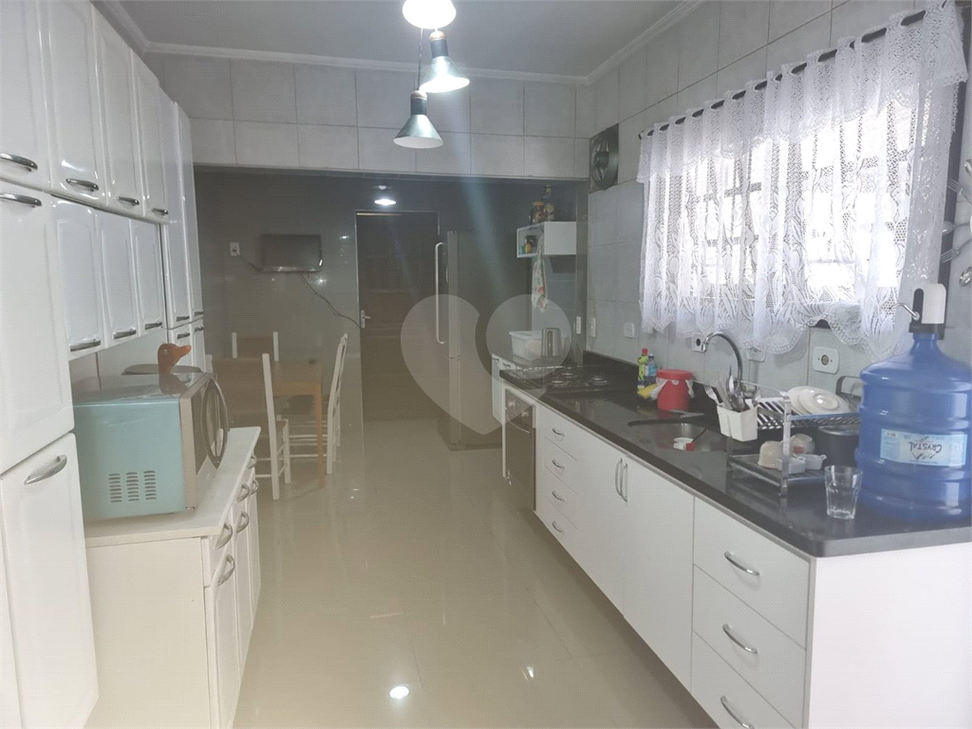 Sobrado à venda ou para alugar com 3 quartos, sendo 2 suítes,  em Ferreira, São Paulo, SP