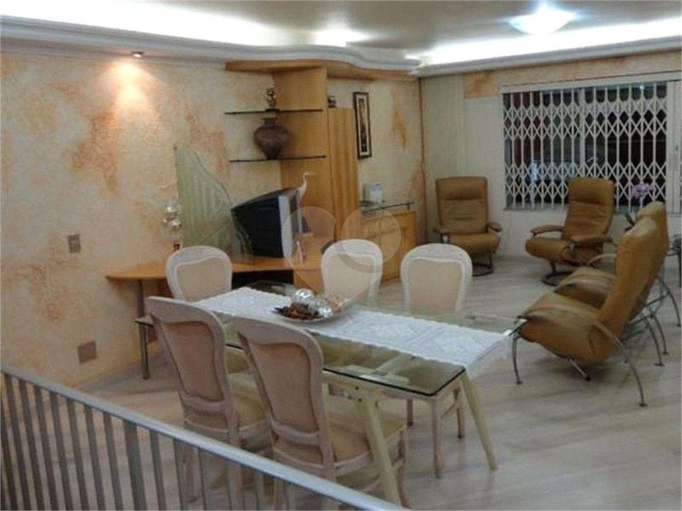 Sobrado à venda com 6 quartos, sendo 2 suítes, em Horto Florestal, São Paulo, SP