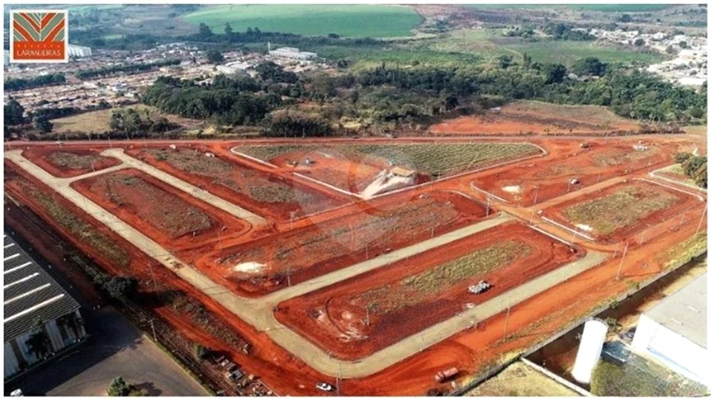 Terreno à venda com 1 suíte no condomínio Reserva Laranjeiras, Campinas - SP
