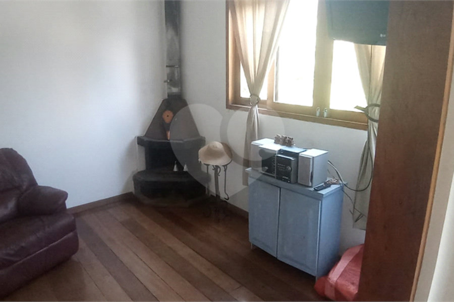 Casa à venda com 5 quartos, sendo 1 suíte, em Roseira, Mairiporã, SP