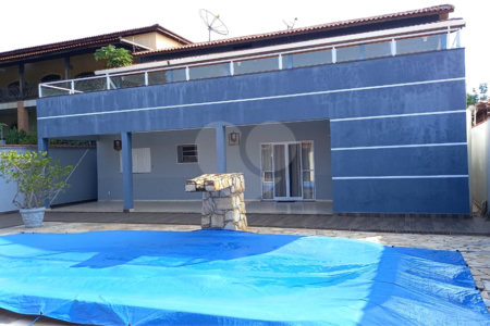 Casa à venda com 8 quartos, sendo 3 suítes,  no condomínio Terras de Santa Rosa, Salto - SP