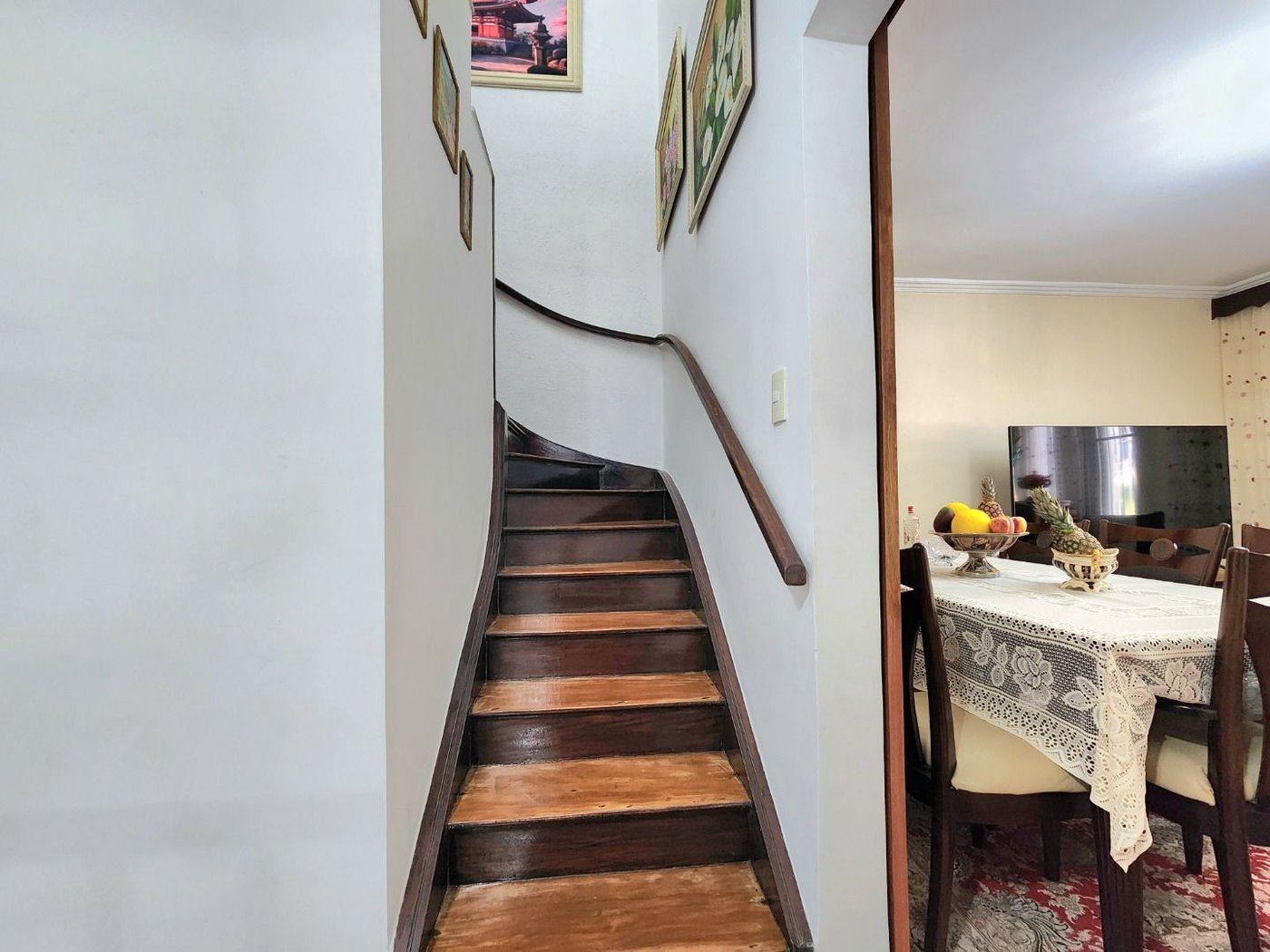 Casa próximo da praia com 3 dormitórios à venda, 128 m² por R$ 1.300.000 - Pompéia - Santos/SP