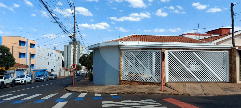 Casa à venda com 5 quartos, sendo 1 suíte, em Jardim Santa Paula, São Carlos, SP